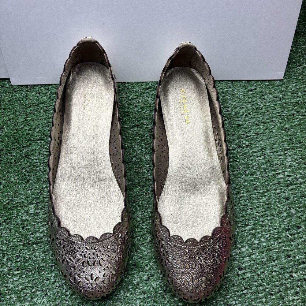 Coach Champagne Gold COACH Carsin Openwork Pattern Flats Size 5 - Picture 2 of 6